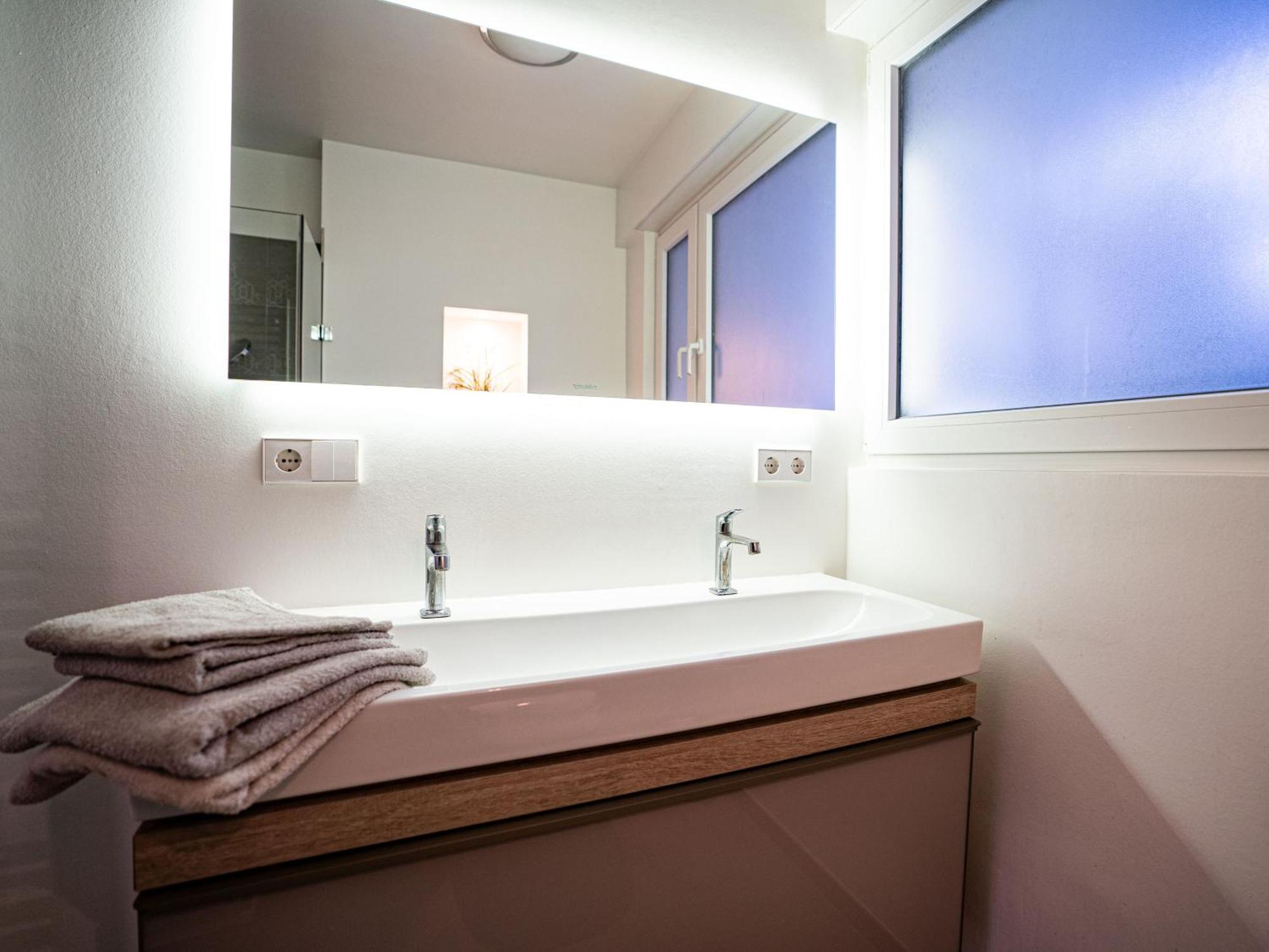 Whirlpool - Zentral - Designloft Mit Xxl Terrasse Lejlighed Wiesbaden Eksteriør billede