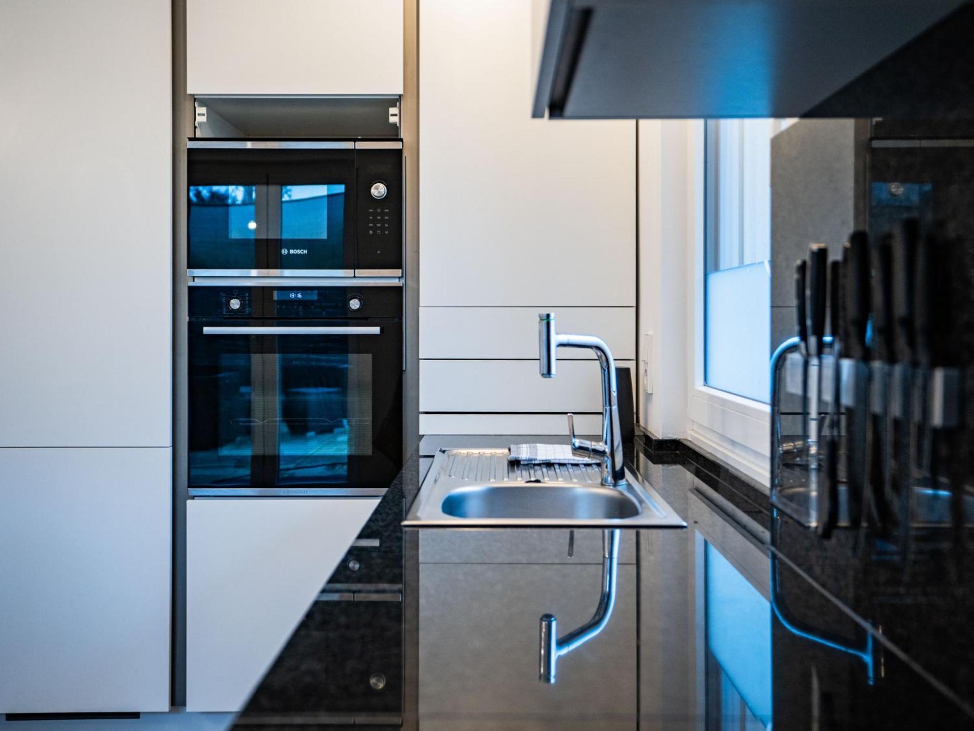Whirlpool - Zentral - Designloft Mit Xxl Terrasse Lejlighed Wiesbaden Eksteriør billede