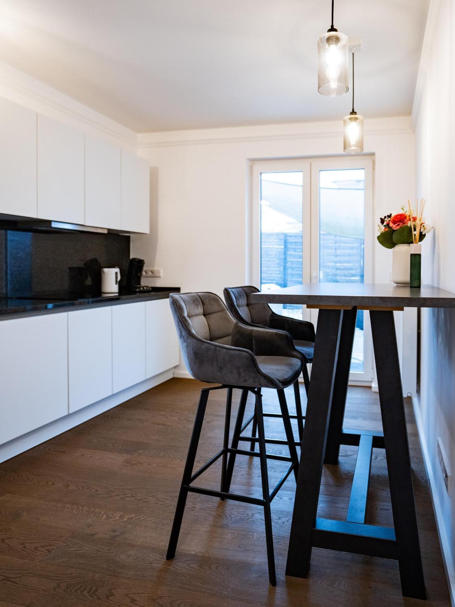 Whirlpool - Zentral - Designloft Mit Xxl Terrasse Lejlighed Wiesbaden Eksteriør billede